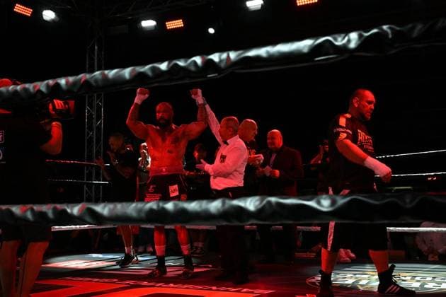 Boxkampf in der Eissporthalle am 03.07.2026 in Essen. ** NUR FÜR REDAKTIONELLE ZWECKE ** EDITORIAL USE ONLY **<p>Boxkampf in der Eissporthalle am 03.07.2026 in Essen. Boxkampf zwischen Patrick Korte und Eugen Buchmüller, Gewinner ist Patrick Korte. Deutschland NRW Essen Copyright: AndreasxBuck *** Boxing match at the Eissporthalle on July 3, 2026, in Essen ** FOR EDITORIAL USE ONLY ** EDITORIAL USE ONLY ** p Boxing match at the Ice Rink on July 3, 2026, in Essen Boxing match between Patrick Korte and Eugen Buchmüller; winner: Patrick Korte Germany NRW Essen Copyright AndreasxBuck Copyright: AndreasxBuck doc86kbagbc62bvymvlo5d ,EDITORIAL USE ONLY