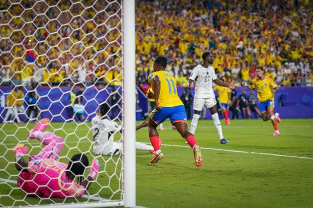 USA: Fußball FIFA Weltmeisterschaft 2026, K.-o.-Runde Sechzehntelfinale (Round of 32) - Kolumbien vs Ghana - Kansas City Stadium (Arrowhead Stadium): Tor und Torjubel zum 1:0 durch Jhon Arias (Kolumbien 11) Freude, Emotionen, Jubel *** USA Soccer 2026 FIFA World Cup, Knockout Stage, Round of 32: Colombia vs. Ghana at Arrowhead Stadium in Kansas City. Goal and celebration following Jhon Arias s 1-0 goal for Colombia (11). Joy, emotion, cheering Copyright: xJOERANxSTEINSIEKx