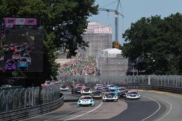 Nürnberg, Deutschland 03. - 05. Juli 2026: Porsche Sixt Carrera Cup Deutschland - 2026 - Norisring - Samstag Rennen 1 Im Bild: Rennstart - Führender Gus Burton (GBR 57) Norisring Bayern *** Nuremberg, Germany, July 3–5, 2026 Porsche Sixt Carrera Cup Germany 2026 Norisring Saturday Race 1 Pictured: Race start; leader Gus Burton (GBR) 57, Norisring, Bavaria Copyright: xFotostandx xFabianxWernerx
