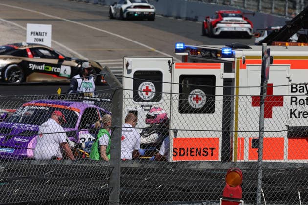 Nürnberg, Deutschland 03. - 05. Juli 2026: Porsche Sixt Carrera Cup Deutschland - 2026 - Norisring - Samstag Rennen 1 Im Bild: Robert de Haan (NED 1) wird nach dem Startunfall ins Krankenhaus abtransportiert. Norisring Bayern *** Nuremberg, Germany, July 3–5, 2026 Porsche Sixt Carrera Cup Germany 2026 Norisring Saturday Race 1 Pictured: Robert de Haan (NED 1) is taken to the hospital after a crash at the start Norisring, Bavaria Copyright: xFotostandx xFabianxWernerx