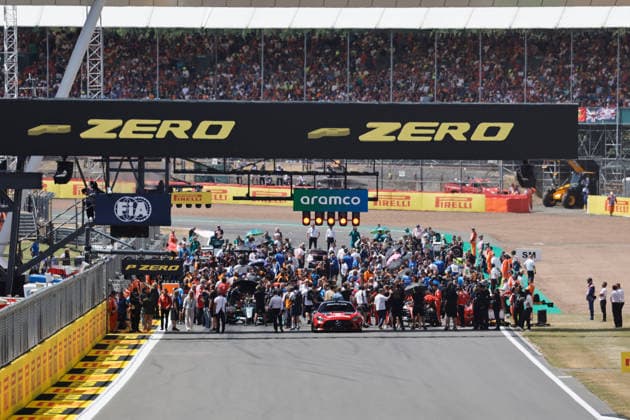 F1 - BRITISH GRAND PRIX 2026 A general view of the cars during the Formula 1 British Grand Prix 2026, 9th round of the 2026 Formula One World Championship, WM, Weltmeisterschaft from July 3 to 5, 2026 on the Silverstone Circuit, in Silverstone, United Kingdom - SilverstoneUnited Kingdom  Copyright: xDPPIx