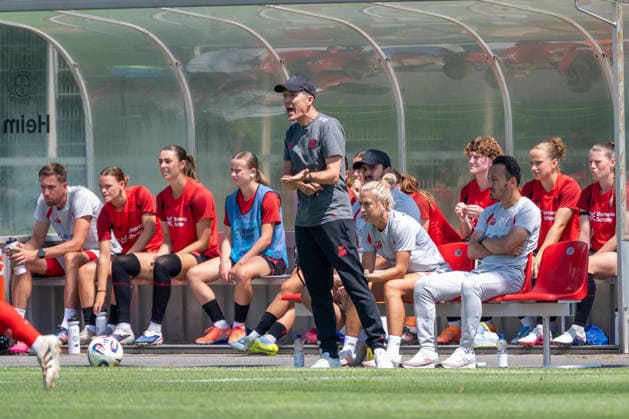 Roberto Paetzold (Bayer 04 Leverkusen, Trainer) ist nicht zufrieden. Bayer 04 Leverkusen vs. 1. FSV Mainz 05, Fussball, Frauen Bundesliga, Testspiel, Saison 2026 2027, 04.07.2026 DFL DFB Regulations prohibit any use of Photographs as image sequences and or Quasivideo Bayer 04 Leverkusen vs. 1. FSV Mainz 05, Fussball, Frauen Bundesliga, Testspiel, Saison 2026 2027, 04.07.2026 Leverkusen *** Roberto Paetzold, Bayer 04 Leverkusen coach, is not satisfied with Bayer 04 Leverkusen vs. 1 FSV Mainz 05, soccer, Women s Bundesliga, friendly match, 2026–2027 season, July 4, 2026 DFL and DFB regulations prohibit any use of photographs as image sequences and or quasi-video Bayer 04 Leverkusen vs. 1 FSV Mainz 05, soccer, Women’s Bundesliga, friendly match, 2026–2027 season, July 4, 2026, Leverkusen Copyright: xEibner-Pressefoto ThomasxHaeslerx EP_THR