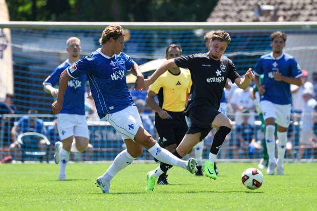 2026.07.04 xjfax Testspiel anlässlich des 150-jährigen Vereinsjubiläums der SG Arheilgen, SG Arheilgen - SV Darmstadt 98 v.l., Fynn Luca Lakenmacher (SV Darmstadt 98) in aktion, in action, (DFL DFB REGULATIONS PROHIBIT ANY USE OF PHOTOGRAPHS as IMAGE SEQUENCES and or QUASI-VIDEO) *** July 4, 2026 xjfax Friendly match in celebration of SG Arheilgen’s 150th anniversary, SG Arheilgen vs. SV Darmstadt 98 (from left), Fynn Luca Lakenmacher of SV Darmstadt 98 in action, DFL and DFB regulations prohibit any use of photographs as image sequences and or quasi-video Copyright: HMBxMedia JoaquimxFerreira