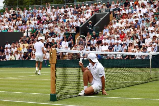 Zachary Svajda and Alex De Minaur during their third round match Wimbledon Tennis Championships, Day 6, The All England Lawn Tennis and Croquet Club, London, UK - 04 Jul 2026London The All England Lawn Tennis and United Kingdom  Copyright: xKieranxMcManus Shutterstockx 16975553ah