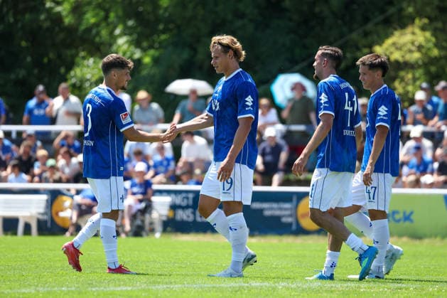 2026.07.04 xjfax Testspiel anlässlich des 150-jährigen Vereinsjubiläums der SG Arheilgen, SG Arheilgen - SV Darmstadt 98 v.l., Leon Klassen (SV Darmstadt 98), Fynn Luca Lakenmacher (SV Darmstadt 98), Lance Duijvestijn (SV Darmstadt 98), Noah Weissshaupt (SV Darmstadt 98) Torjubel, Goal celebration, celebrate the goal (DFL DFB REGULATIONS PROHIBIT ANY USE OF PHOTOGRAPHS as IMAGE SEQUENCES and or QUASI-VIDEO) *** July 4, 2026 xjfax Friendly match to celebrate the 150th anniversary of SG Arheilgen, SG Arheilgen vs. SV Darmstadt 98 (from left), Leon Klassen, SV Darmstadt 98; Fynn Luca Lakenmacher, SV Darmstadt 98; Lance Duijvestijn, SV Darmstadt 98; Noah Weissshaupt, SV Darmstadt 98; Goal celebration, Goal celebration, celebrating the goal. DFL and DFB regulations prohibit any use of photographs as image sequences and or quasi-video. Copyright: HMBxMedia JoaquimxFerreira
