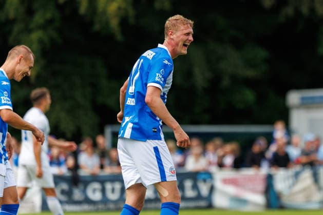 Torjubel 0:5 Torschütze Emil Frost Holten (Rostock) ; GER, FSV Kühlungsborn vs. FC Hansa Rostock, Fußball, Männer, 3. Liga, Testspiel, Spielzeit 2026 2027, 04.07.2026 Kühlungsborn Sportplatz Mecklenburg - Vorpommern Deutschland *** Goal celebration 0 5 Goal scorer Emil Frost Holten Rostock GER, FSV Kühlungsborn vs. FC Hansa Rostock, Soccer, Men, 3rd Division, Friendly, 2026–2027 season, July 4, 2026, Kühlungsborn Sports Field, Mecklenburg-Western Pomerania, Germany