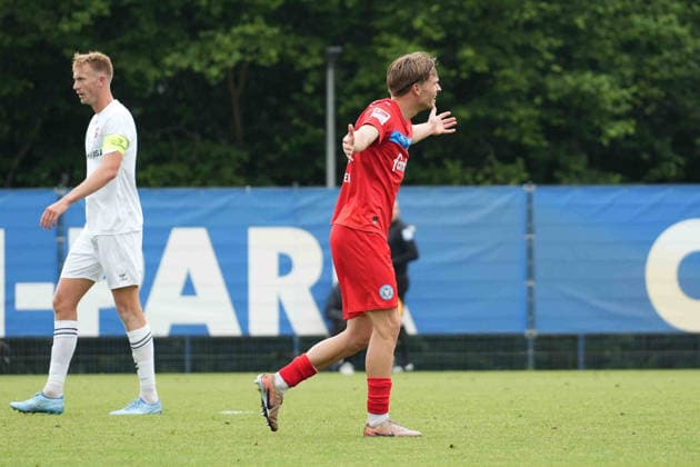 Fußball I Herren I Saison 2026-2027 I Testspiel I Holstein Kiel - FC Fredericia I 07.2026 Jonas Therkelsen (10, Holstein Kiel) ist verärgert Kiel CITTI FUSSBALL PARK Schleswig-Holstein Deutschland *** Soccer I Men s Team I 2026–2027 Season I Friendly Match I Holstein Kiel vs. FC Fredericia I July 2026 Jonas Therkelsen 10, Holstein Kiel is upset Kiel CITTI FUSSBALL PARK Schleswig-Holstein Germany Copyright: xLobeca MaschaxHolmx
