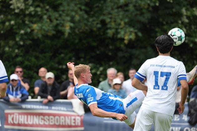 FSV Kühlungsborn - FC Hansa Rostock Kühlungsborn 03.07.2026 Fußball, 3.Liga Testspiel FSV Kühlungsborn -FC Hansa Rostock Emil Holten FC Hansa Rostock mit Fallrückzieher Kühlungsborn Ort Mecklenburg-Vorpommern Deutschland *** FSV Kühlungsborn vs. FC Hansa Rostock Kühlungsborn, July 3, 2026 Soccer, 3rd Division Friendly Match FSV Kühlungsborn vs. FC Hansa Rostock Emil Holten of FC Hansa Rostock scores with a bicycle kick Kühlungsborn, Mecklenburg-Western Pomerania, Germany