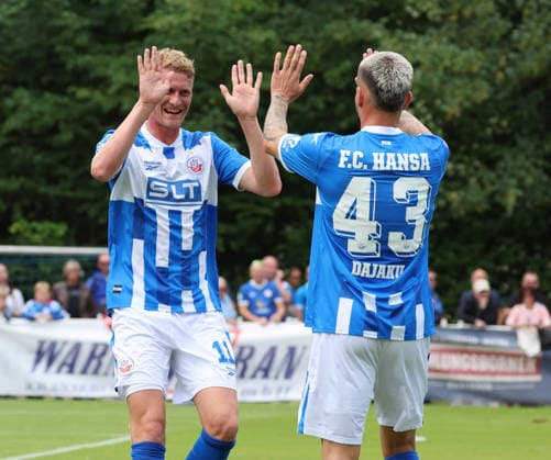 FSV Kühlungsborn - FC Hansa Rostock Kühlungsborn 03.07.2026 Fußball, 3.Liga Testspiel FSV Kühlungsborn -FC Hansa Rostock 0-2 Emil Holten FC Hansa Rostock mit Leon Dajuku FC Hansa Rostock Kühlungsborn Ort Mecklenburg-Vorpommern Deutschland *** FSV Kühlungsborn vs. FC Hansa Rostock, Kühlungsborn, July 3, 2026, Soccer, 3rd Division, Friendly Match: FSV Kühlungsborn vs. FC Hansa Rostock 0–2, Emil Holten, FC Hansa Rostock with Leon Dajuku, FC Hansa Rostock, Kühlungsborn, Mecklenburg-Western Pomerania, Germany