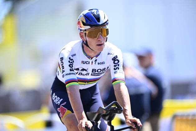 Tour de France 2026 Stage 1 BARCELONA, SPAIN - JULY 04 : Evenepoel Remco (BEL) of Red Bull BORA Hansgrohe before the start of the race during stage 1 of the 113rd edition of Tour de France an UCI World Tour 2.UWT Team Time Trial stage for Men Elite of 19 km with start in Barcelona and finish in Barcelona on July 4, 2026 in Barcelona, Spain, 04 07 2026 Barcelona Spain  Copyright: xTomasxSiskx