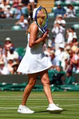Elise Mertens celebrates victory in her third round match Wimbledon Tennis Championships, Day 6, The All England Lawn Tennis and Croquet Club, London, UK - 04 Jul 2026London The All England Lawn Tennis and United Kingdom  Copyright: xJamesxMarsh Shutterstockx 16975551bt