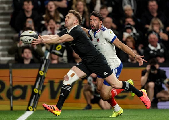 2026 Nations Championship Southern Hemisphere Series, One New Zealand Stadium, Christchurch, New Zealand 4 7 2026 New Zealand All Blacks vs France New Zealand s Damian McKenzie and France s Antoine Hastoy Damian McKenzie and Antoine Hastoy 4 7 2026  Copyright: xx 0S2A4556