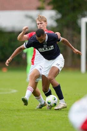 04.07.2026, Stadion, Riddergoar 1, 49824 Laar, GER, Fußball, 3. Liga: Blitzturnier: SV Meppen testet gegen zwei niederländische Clubs, SVM vs FC Emmen, Cyrill Akono (SV Meppen 9) DFL REGULATIONS PROHIBIT ANY USE OF PHOTOGRAPHS AS IMAGE SEQUENCES AND OR QUASI-VIDEO. 49824 Laar Niedersachsen Deutschland Stadion, Riddergoar 1 *** July 4, 2026, Stadium, Riddergoar 1, 49824 Laar, GER, Soccer, 3rd Division Blitz Tournament: SV Meppen faces two Dutch clubs, SVM vs. FC Emmen, Cyrill Akono SV Meppen 9 DFL REGULATIONS PROHIBIT ANY USE OF PHOTOGRAPHS AS IMAGE SEQUENCES AND OR QUASI-VIDEO 49824 Laar Lower Saxony Germany Stadium, Riddergoar 1