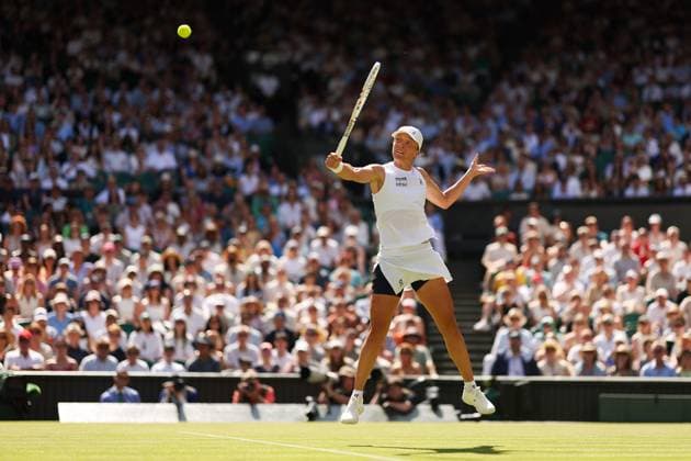 Iga Swiatek during her third round match Wimbledon Tennis Championships, Day 6, The All England Lawn Tennis and Croquet Club, London, UK - 04 Jul 2026London The All England Lawn Tennis and United Kingdom  Copyright: xEllaxLing Shutterstockx 16975552bf