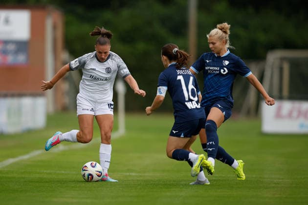 Fußball I Frauen I Freundschaftsspiel I SV Meppen 1912 e.V. - VfL Bochum 1848 I 04.07.2026 Lana Hubbeling (18, SV Meppen 1912 e.V.) Emely Lina Joester (16, VfL Bochum 1848) Spelle-Varenrode Bönnestr. Niedersachsen Deutschland *** Soccer I Women I Friendly Match I SV Meppen 1912 e.V. vs. VfL Bochum 1848 I July 4, 2026 Lana Hubbeling, 18, SV Meppen 1912 e.V. Emely Lina Joester, 16, VfL Bochum 1848 Spelle, Varenrode, Bönnestr, Lower Saxony, Germany Copyright: xLobeca CedricxSiefkerx