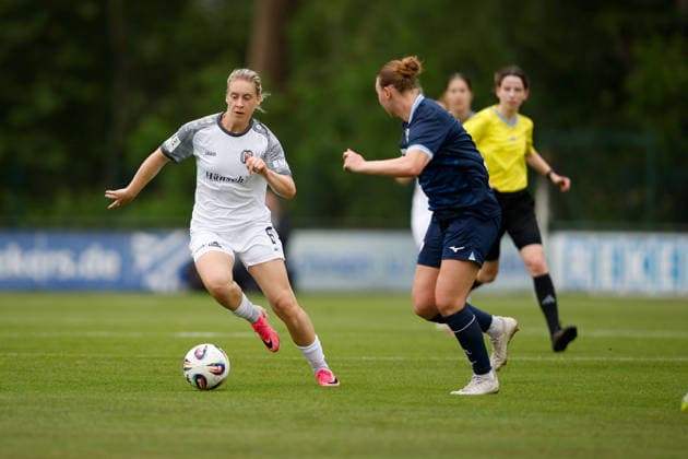 Fußball I Frauen I Freundschaftsspiel I SV Meppen 1912 e.V. - VfL Bochum 1848 I 04.07.2026 Lilly Bartke (6, SV Meppen 1912 e.V.) Antonia Haase (2, VfL Bochum 1848) Spelle-Varenrode Bönnestr. Niedersachsen Deutschland *** Soccer I Women I Friendly Match I SV Meppen 1912 e.V. vs. VfL Bochum 1848 I July 4, 2026 Lilly Bartke 6, SV Meppen 1912 e.V. Antonia Haase 2, VfL Bochum 1848 Spelle Varenrode Bönnestr Lower Saxony Germany Copyright: xLobeca CedricxSiefkerx