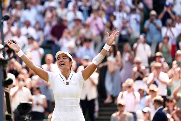 Alexandra Eala celebrates victory in her third round match Wimbledon Tennis Championships, Day 6, The All England Lawn Tennis and Croquet Club, London, UK - 04 Jul 2026London The All England Lawn Tennis and United Kingdom  Copyright: xEllaxLing Shutterstockx 16975552bj