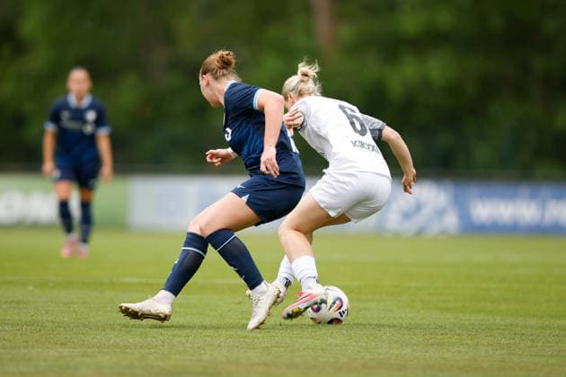 Fußball I Frauen I Freundschaftsspiel I SV Meppen 1912 e.V. - VfL Bochum 1848 I 04.07.2026 Antonia Haase (2, VfL Bochum 1848) Lilly Bartke (6, SV Meppen 1912 e.V.) Spelle-Varenrode Bönnestr. Niedersachsen Deutschland *** Soccer I Women I Friendly Match I SV Meppen 1912 e.V. vs. VfL Bochum 1848 I July 4, 2026 Antonia Haase 2, VfL Bochum 1848 Lilly Bartke 6, SV Meppen 1912 e.V. Spelle Varenrode Bönnestr Lower Saxony Germany Copyright: xLobeca CedricxSiefkerx