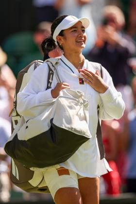 Alexandra Eala celebrates victory in her third round match Wimbledon Tennis Championships, Day 6, The All England Lawn Tennis and Croquet Club, London, UK - 04 Jul 2026London The All England Lawn Tennis and United Kingdom  Copyright: xEllaxLing Shutterstockx 16975552ch