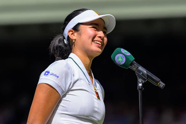 Day Six: The Championships - Wimbledon 2026 LONDON, ENGLAND JULY 04 - Alexandra Eala of Philippines giving post match interview after winning her Ladies Single Third Round against Iga Swiatek of Poland at The Wimbledon Lawn Tennis Championship at Wimbledon on July 04, 2026 in London, England. (Photo by Keeran Marquis)  Copyright: xKeeranxMarquis Fotoarena SPPx Sportspressphoto_SPR184634