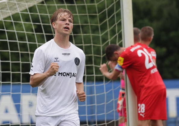 Torjubel Elias Hansberg (FC Fredericia) Fussball, Herren, Saison 2026 2027, 2.BL, Trainingsgelaende, Testspiel, Saisonvorbereitung, Holstein Kiel gegen FC Fredericia (2.Liga Daenemark), 1-3 DFL REGULATIONS PROHIBIT ANY USE OF PHOTOGRAPHS AS IMAGE SEQUENCES AND OR QUASI-VIDEO. *** Elias Hansberg Celebrates a Goal, FC Fredericia Soccer, Men s Team, 2026–2027 Season, 2nd Division, Training Ground, Friendly Match, Preseason, Holstein Kiel vs. FC Fredericia, Danish 2nd Division, 1:3. DFL regulations prohibit any use of photographs as image sequences and or quasi-video.