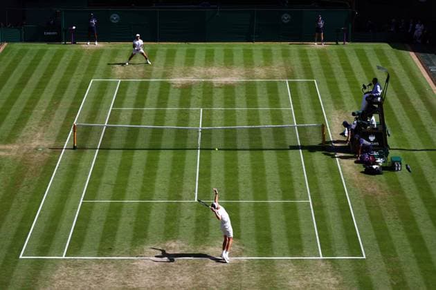 Alexander Zverev and Marcos Giron during their third round match Wimbledon Tennis Championships, Day 6, The All England Lawn Tennis and Croquet Club, London, UK - 04 Jul 2026London The All England Lawn Tennis and United Kingdom  Copyright: xJamesxMarsh Shutterstockx 16975551cp