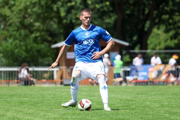 2026.07.04 xjfax Testspiel anlässlich des 150-jährigen Vereinsjubiläums der SG Arheilgen, SG Arheilgen - SV Darmstadt 98 v.l., Meldin Dreskovic (SV Darmstadt 98) in aktion, in action, (DFL DFB REGULATIONS PROHIBIT ANY USE OF PHOTOGRAPHS as IMAGE SEQUENCES and or QUASI-VIDEO) *** July 4, 2026 xjfax Friendly match in honor of SG Arheilgen’s 150th anniversary, SG Arheilgen vs. SV Darmstadt 98 (from left), Meldin Dreskovic of SV Darmstadt 98 in action, DFL and DFB regulations prohibit any use of photographs as image sequences and or quasi-video Copyright: HMBxMedia JoaquimxFerreira
