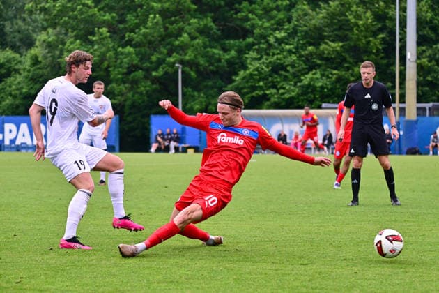 04.07.2026, Fußball, Herren, 2.BL (Bundesliga), Testspiel, Saison 2026 2027, Holstein Kiel - FC Fredericia, KSV Jonas Therkelsen Kiel Projensdorf, Trainingsplatz Schleswig-Holstein Deutschland *** July 4, 2026, Soccer, Men s, 2nd Division Bundesliga, Friendly Match, 2026–2027 Season, Holstein Kiel vs. FC Fredericia, KSV Jonas Therkelsen Kiel Projensdorf, Training Ground, Schleswig-Holstein, Germany