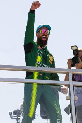 Nürnberg, Deutschland 03. - 05. Juli 2026: DTM - 2026 - Norisring - Rennen Samstag Im Bild: Nicki Thiim (DEN 7) Jubelt auf dem Podium nach seinem Sieg am Samstag *** Nuremberg, Germany, July 3–5, 2026, DTM 2026 Norisring Race, Saturday. Pictured: Nicki Thiim celebrating on the podium after his victory on Saturday. Copyright: xFotostandx xStiebertx