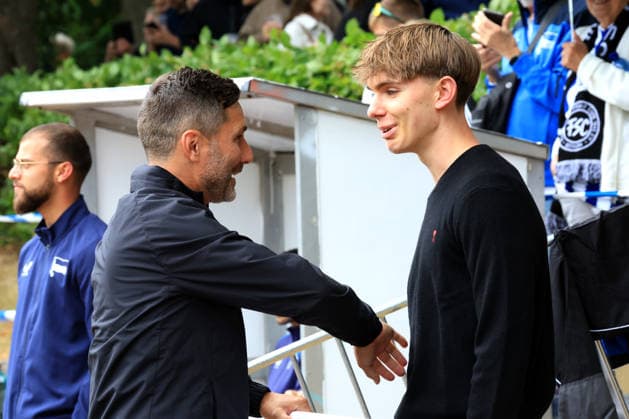 DEU, DFL, 2. FBL, Frohnauer SC vs Hertha BSC, 04.07.2026, Frohnau, Berlin, DEU, DFL, 2. FBL, Frohnauer SC vs Hertha BSC, Kennet Eichhorn (Hertha BSC Berlin 23), Cheftrainer Stefan Leitl (Hertha BSC Berlin) DFL - regulations prohibit any use of Photographs as image sequences and or quasi-video *** DEU, DFL, 2nd Regional League, Frohnauer SC vs. Hertha BSC, July 4, 2026, Frohnau, Berlin, DEU, DFL, 2nd Regional League, Frohnauer SC vs. Hertha BSC, Kennet Eichhorn (Hertha BSC Berlin 23), Head Coach Stefan Leitl (Hertha BSC Berlin). DFL regulations prohibit any use of photographs as image sequences and or quasi-video. nordphotoxGmbHx xEngler nph00076