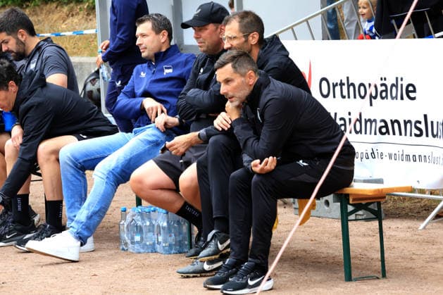 DEU, DFL, 2. FBL, Frohnauer SC vs Hertha BSC, 04.07.2026, Frohnau, Berlin, DEU, DFL, 2. FBL, Frohnauer SC vs Hertha BSC, Hertha-Trainerbank, Cheftrainer Stefan Leitl (Hertha BSC Berlin), Co-Trainer Andre Mijatovic (Hertha BSC Berlin), Benjamin Weber (Sportdirektor, Hertha BSC Berlin) DFL - regulations prohibit any use of Photographs as image sequences and or quasi-video *** GER, DFL, 2nd FBL, Frohnauer SC vs. Hertha BSC, July 4, 2026, Frohnau, Berlin, GER, DFL, 2nd Bundesliga, Frohnauer SC vs. Hertha BSC, Hertha bench: Head Coach Stefan Leitl (Hertha BSC Berlin), Assistant Coach Andre Mijatovic (Hertha BSC Berlin), Benjamin Weber, Sporting Director (Hertha BSC Berlin). DFL regulations prohibit any use of photographs as image sequences and or quasi-video. nordphotoxGmbHx xEngler nph00076
