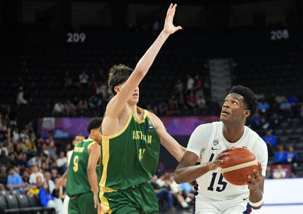 USA v Australia - FIBA U17, U 17 Basketball World Cup ISTANBUL, TURKIYE - JULY 04: United States Erick Dampier Jr (15) and Australia s Yahya Basaran (14) compete for the ball during the FIBA Under-17 Basketball World Cup semifinal match at the Basketball Development Center in Istanbul, Turkiye, on July 4, 2026. Esra Bilgin Anadolu Istanbul Turkey. Editorial use only. Please get in touch for any other usage.  Copyright: x2026xAnadoluxEsraxBilginx