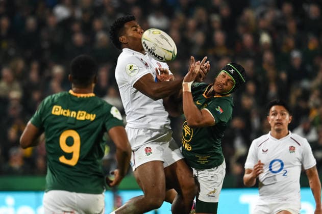 2026 Nations Championship Southern Hemisphere Series, Emirates Airline Park, Johannesburg, South Africa 4 7 2026 South Africa vs England Immanuel Feyi-Waboso of England and Kurt-Lee Arendse of South Africa contest for the ball Immanuel Feyi-Waboso and Kurt-Lee Arendse contest for the ball 4 7 2026  Copyright: xx DS_DDS_2417