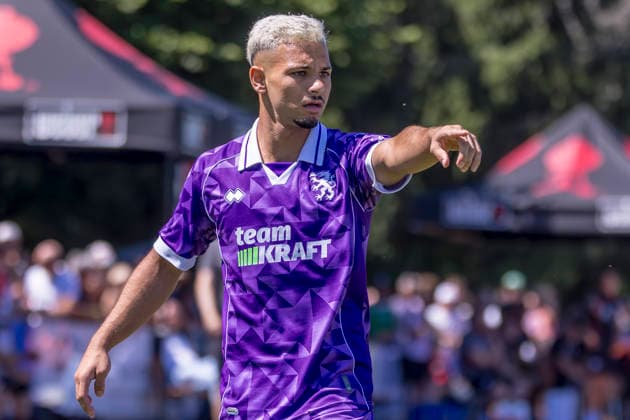Stammham, Deutschland 04. Juli 2026: Testspiel - 2026 2027 - FC Ingolstadt 04 gegen VfB Eichstätt Im Bild: Sejdo Dukakov (FCI) gestikuliert auf dem Spielfeld. Sportanlage SV Stammham Bayern *** Stammham, Germany, July 4, 2026: 2026-2027 preseason match between FC Ingolstadt 04 and VfB Eichstätt. Pictured: Sejdo Dukakov of FCI gesturing on the field at the SV Stammham sports complex in Bavaria. Copyright: xFotostandx xSchäferx