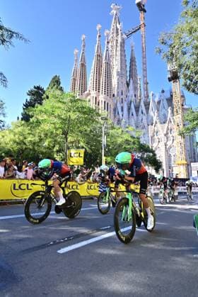 Tour de France 2026 Stage 1 BARCELONA, SPAIN - JULY 04 : Team Decathlon CMA CGM in action during stage 1 of the 113rd edition of Tour de France an UCI World Tour 2.UWT Team Time Trial stage for Men Elite of 19 km with start in Barcelona and finish in Barcelona on July 4, 2026 in Barcelona, Spain, 04 07 2026 Barcelona Spain  Copyright: xPetexGodingx