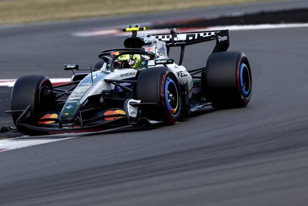 SILVERSTONE - Lando Norris (McLaren) in action during the qualifying session at the Silverstone race circuit, ahead of the British Formula 1 Grand Prix. SANDER KONING ANP xVIxANPxSportx xxANPxIVx 562790679 originalFilename: 562790679.jpg