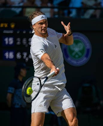 Tennis - Wimbledon Championship 2026 - Day 6 LONDON, ENGLAND - Saturday, July 4, 2026: Alexander Zverev (GER) during the Gentlemen s Singles Third Round match on Day Six of The Championships Wimbledon 2026 at the All England Lawn Tennis and Croquet Club. (Photo by Kirsten Holst Propaganda) LONDON All England Lawn Tennis and Croq GREATER LONDON ENGLAND  Copyright: xKirstenxHolstx 2026-07-04-034-Wimbledon_Day_6