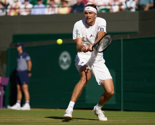 2026 Wimbledon, July 04, Day 6 LONDON, - JULY 4: Alexander Zverev of Germany plays a shot against Marcos Giron of the United States in the third round during the 2026 Wimbledon, July 04, Day 6 at The all England club, Wimbledon on July 4, 2026 in London, GBR. London The all England club, Wimbledon GBR Copyright: xPeterxvanxdenxBerg ISIxPhotosx 9451