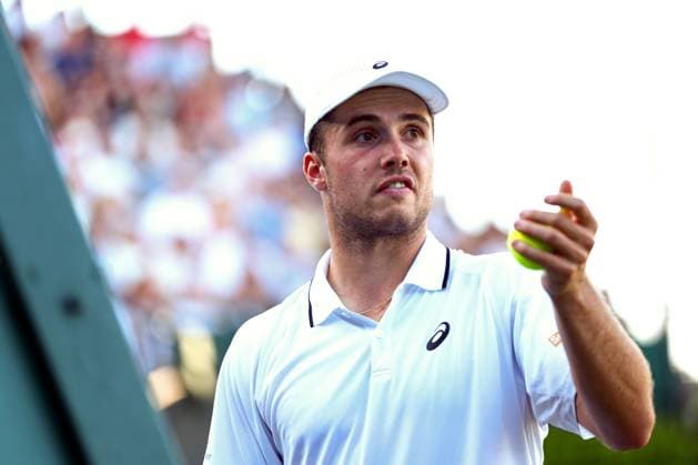 Play is stopped as Arthur Fery has a nosebleed during his third round match Wimbledon Tennis Championships, Day 6, The All England Lawn Tennis and Croquet Club, London, UK - 04 Jul 2026London The All England Lawn Tennis and United Kingdom  Copyright: xJamesxMarsh Shutterstockx 16975551fc