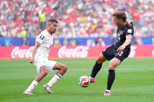 Canada v Morocco: Round of 16 - FIFA World Cup, WM, Weltmeisterschaft, Fussball 2026 Niko Sigur of Canada and Azzedine Ounahi of Morocco compete for the ball during the FIFA World Cup 2026 Round Of 16 match between Canada and Morocco at Houston Stadium on July 4, 2026 in Houston, United States. Houston TX United States  Copyright: xJosexBretonx originalFilename:bretonhernandez-canadavm260704_npwIi.jpg