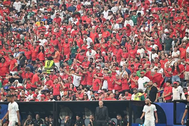Canada vs Morocco, Round of 16, played at Houston Stadium, Houston, Texas, USA, on July 4, 2026. HOUSTON, TEXAS, USA JULY 4, 2026: Morocco supporters from the stands during the FIFA World Cup, WM, Weltmeisterschaft, Fussball 2026 Round of 16 match between Canada and Morocco at Houston Stadium in Houston, Texas, USA, on July 4, 2026. HOUSTON United States of America Copyright: x xAymanxArefxMohamedxSaadxElxDinx xJNAxPressx