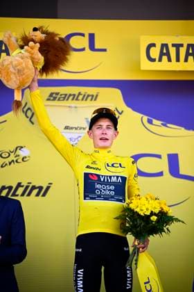Tour de France 2026 Stage 1 BARCELONA, SPAIN - JULY 04 : Vingegaard Jonas (DEN) of Team Visma Lease a Bike on the podium wearing the yellow jersey during stage 1 of the 113rd edition of Tour de France an UCI World Tour 2.UWT Team Time Trial stage for Men Elite of 19 km with start in Barcelona and finish in Barcelona on July 4, 2026 in Barcelona, Spain, 04 07 2026 Barcelona Spain  Copyright: xTomasxSiskx