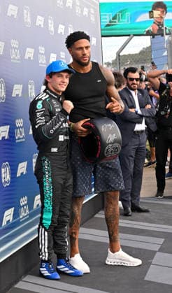 Formula 1, Qualifying, Silverstone, UK, 04 July, 2026. 04 July 2026. Kimi Antonelli, Mercedes, is presented with the trophy and celebrates 1st place in the Qualifying session at the Formula 1 Pirelli British Grand Prix at Silverstone, Northamptonshire, UK., Credit:Lee Floyd Lee Floyd - B3214 Avalon UK, Northamptonshire, London, Silverstone  Copyright: xLeexFloydx xLeexFloydx-xB3214x xAvalonx 1114432935