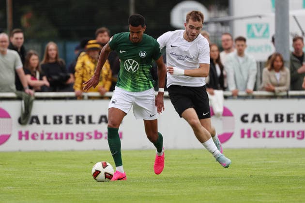 VfL vs. ABB Regionalauswahl, Testspiel Gifhorn, 04.07.2026, Fußball, Herren, Saison 2026 2027, Testspiel, VfL Wolfsburg vs. Anheuser-Busch-Bud-Regionalauswahl, Robert Glatzel (VfL Wolfsburg) Flutmulde Deutschland *** VfL vs. ABB Regional Select Team, Friendly Match in Gifhorn, July 4, 2026, Soccer, Men s, 2026–2027 Season, Friendly Match, VfL Wolfsburg vs. Anheuser-Busch Bud Regional Select Team, Robert Glatzel, VfL Wolfsburg, Flutmulde, Germany