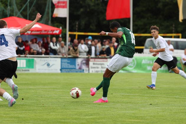 VfL vs. ABB Regionalauswahl, Testspiel Gifhorn, 04.07.2026, Fußball, Herren, Saison 2026 2027, Testspiel, VfL Wolfsburg vs. Anheuser-Busch-Bud-Regionalauswahl, Robert Glatzel (VfL Wolfsburg) Flutmulde Deutschland *** VfL vs. ABB Regional Select Team, Friendly Match in Gifhorn, July 4, 2026, Soccer, Men s, 2026–2027 Season, Friendly Match, VfL Wolfsburg vs. Anheuser-Busch Bud Regional Select Team, Robert Glatzel, VfL Wolfsburg, Flutmulde, Germany