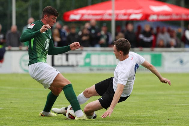 VfL vs. ABB Regionalauswahl, Testspiel Gifhorn, 04.07.2026, Fußball, Herren, Saison 2026 2027, Testspiel, VfL Wolfsburg vs. Anheuser-Busch-Bud-Regionalauswahl, Alessio Besio (VfL Wolfsburg) Flutmulde Deutschland *** VfL vs. ABB Regional Select Team, Friendly Match in Gifhorn, July 4, 2026, Soccer, Men s, 2026–2027 Season, Friendly Match, VfL Wolfsburg vs. Anheuser-Busch Bud Regional Select Team, Alessio Besio, VfL Wolfsburg, Flutmulde, Germany