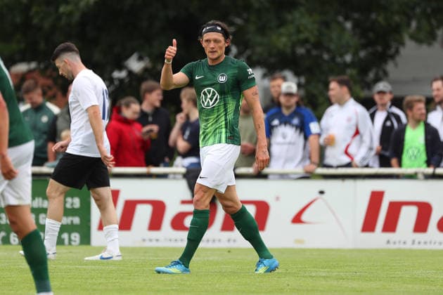 VfL vs. ABB Regionalauswahl, Testspiel Gifhorn, 04.07.2026, Fußball, Herren, Saison 2026 2027, Testspiel, VfL Wolfsburg vs. Anheuser-Busch-Bud-Regionalauswahl, Fabian Reese (VfL Wolfsburg) Flutmulde Deutschland *** VfL vs. ABB Regional Select Team, Friendly Match in Gifhorn, July 4, 2026, Soccer, Men s, 2026–2027 Season, Friendly Match, VfL Wolfsburg vs. Anheuser-Busch Bud Regional Select Team, Fabian Reese, VfL Wolfsburg, Flutmulde, Germany