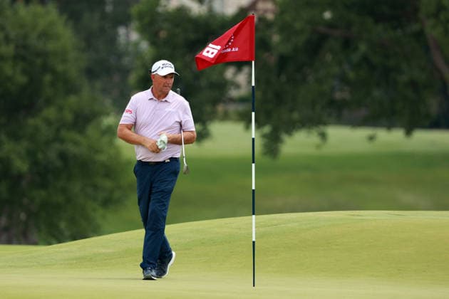 U.S. Senior Open Championship COLUMBUS, OHIO - JULY 4: Padraig Harrington of Ireland walks on the 18th green during the third round of the 46th U.S. Senior Open Championship 2026 on the United States Semiquincentennial at Scioto Country Club in Columbus, Ohio, USA, July 4, 2026. Columbus Ohio United States  Copyright: xAmyxLemusx originalFilename:lemus-ussenior260704_npl2U.jpg