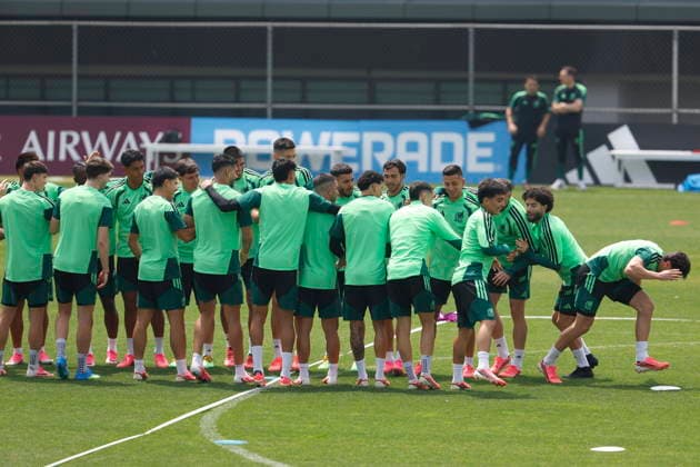 FIFA World Cup, WM, Weltmeisterschaft, Fussball 2026 - Mexico training session Mexico s players attend a training session held in Mexico City, Mexico, 04 July 2026. Mexico will face England in their FIFA World Cup 2026 Round of 16 match on 06 July 2026. Mexico City Mexico  Copyright: xSASHENKAxGUTIERREZx