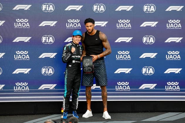 F1 - BRITISH GRAND PRIX 2026 KIMI ANTONELLI Andrea (ita), Mercedes AMG F1 Team W16, portrait and the Pirelli Pole Position Award presented by footballer Maduka Okoye, during the Formula 1 British Grand Prix 2026, 9th round of the 2026 Formula One World Championship, WM, Weltmeisterschaft from July 3 to 5, 2026 on the Silverstone Circuit, in Silverstone, United Kingdom - SilverstoneUnited Kingdom  Copyright: xPauloxMariax